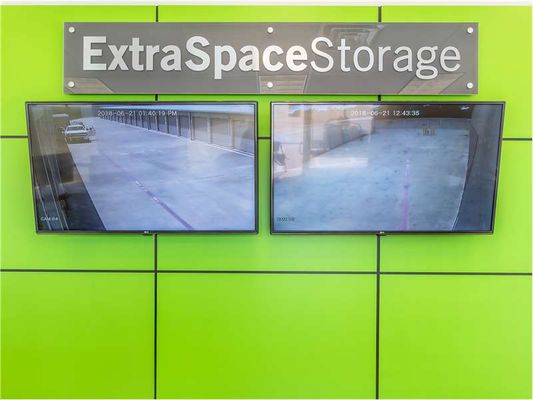 Extra Space Storage - 17.11.18