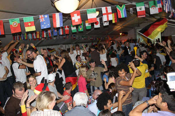 3rd Goal (Muller) Weisses Brauhaus - 24.08.10