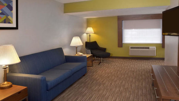 Holiday Inn Express Mt. Pleasant - Scottdale, an IHG Hotel - 27.10.21