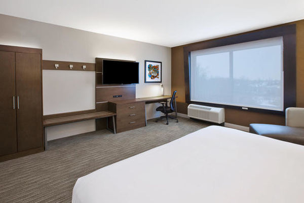 Holiday Inn Express & Suites Okemos - University Area, an IHG Hotel - 11.12.21