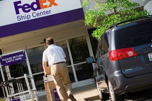 FedEx Ship Center - 29.08.23
